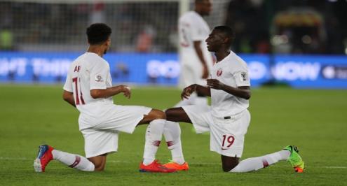 المعز علي يتوج بجائزة أفضل لاعب في كأس آسيا